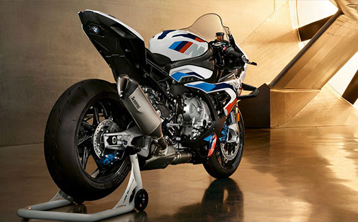 First-M-model-from-BMW-Motorrad-comes-with-Dunlop-Tyres---autobotprime
